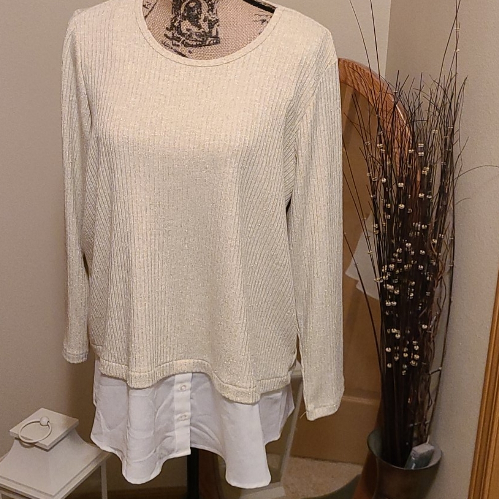 💛New Calvin Klein gold top💛